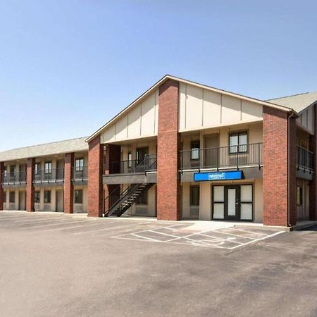 Travelodge By Wyndham Wellington Bagian luar foto