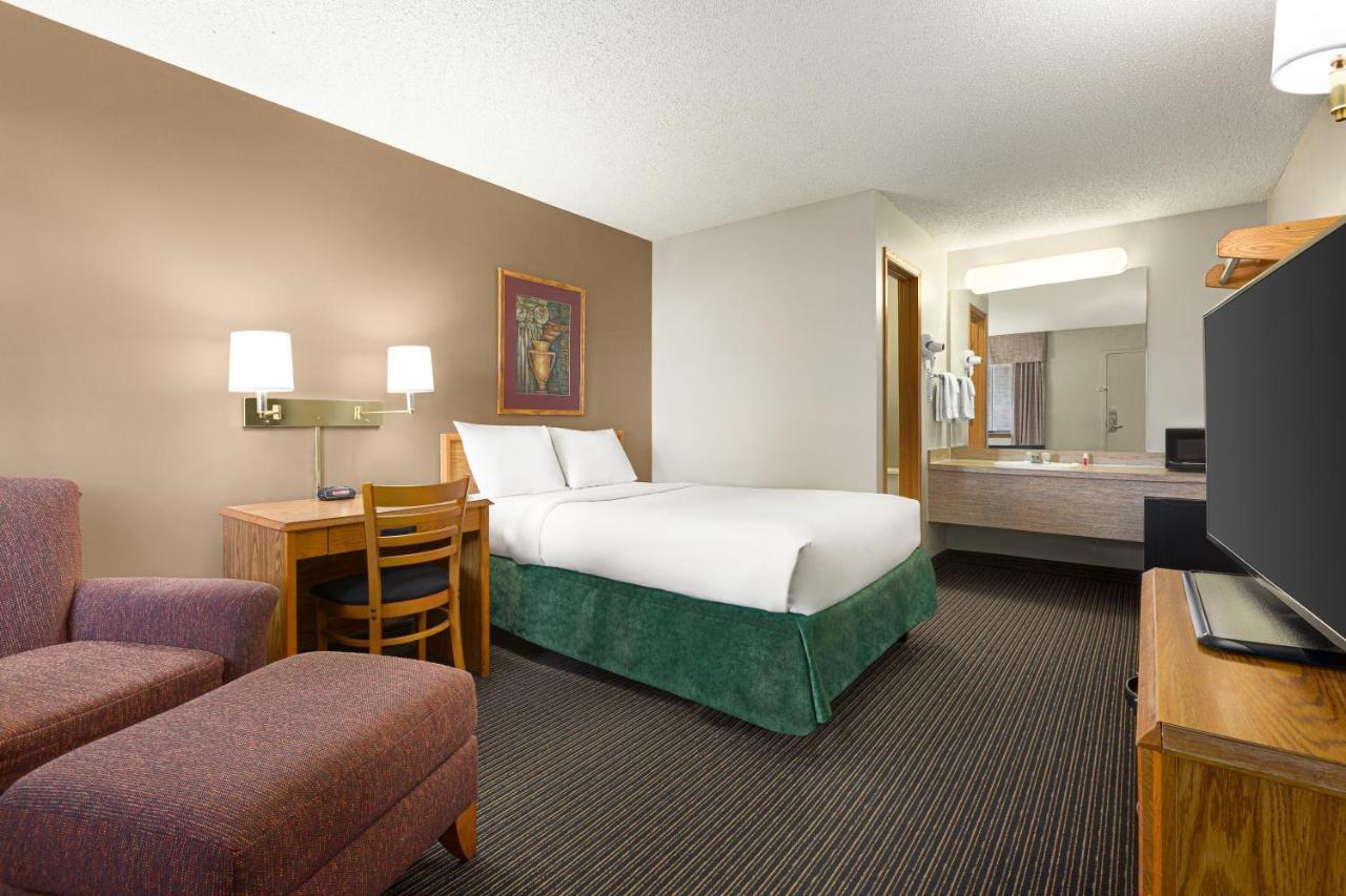 Travelodge By Wyndham Wellington Bagian luar foto