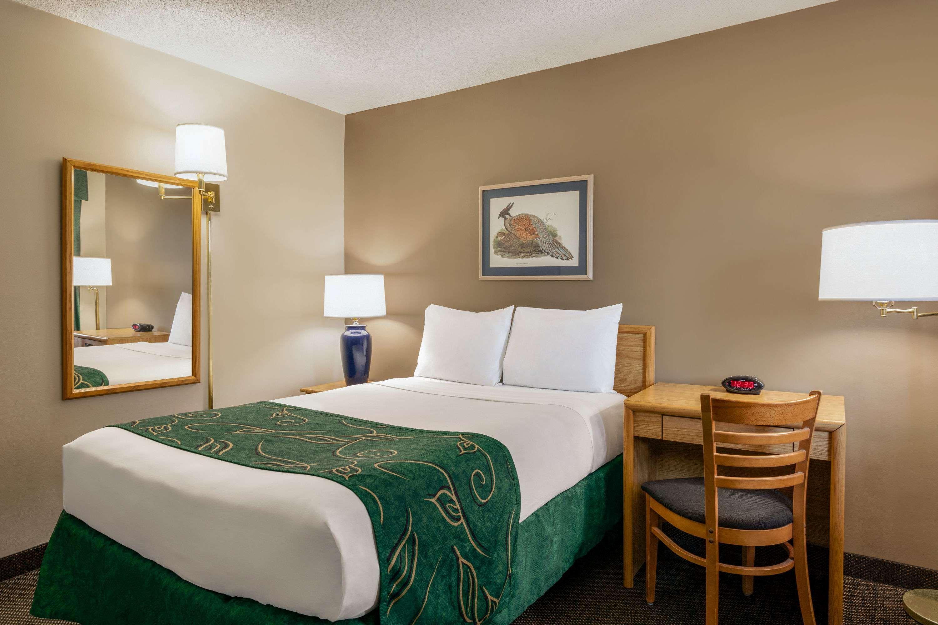 Travelodge By Wyndham Wellington Bagian luar foto