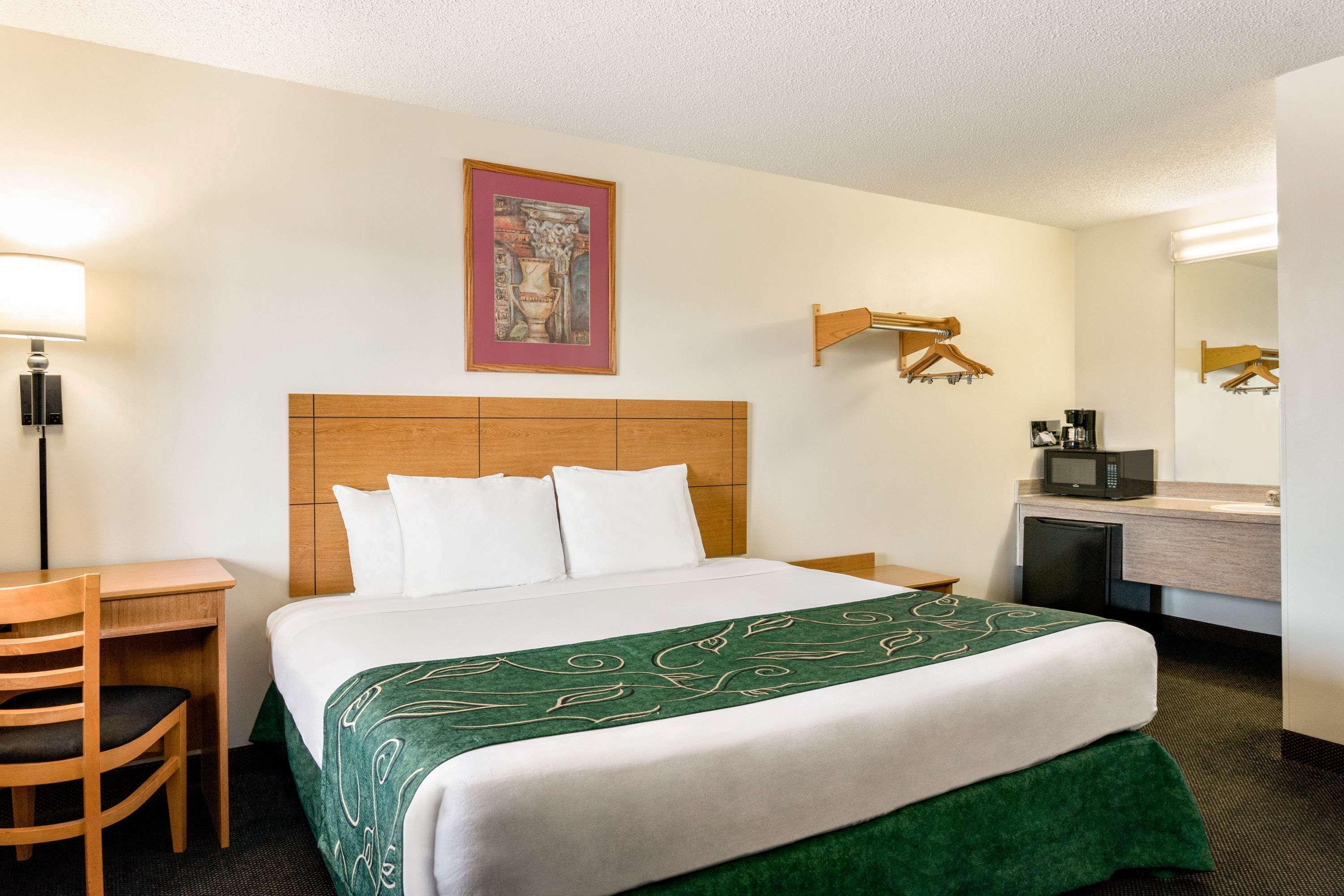 Travelodge By Wyndham Wellington Bagian luar foto
