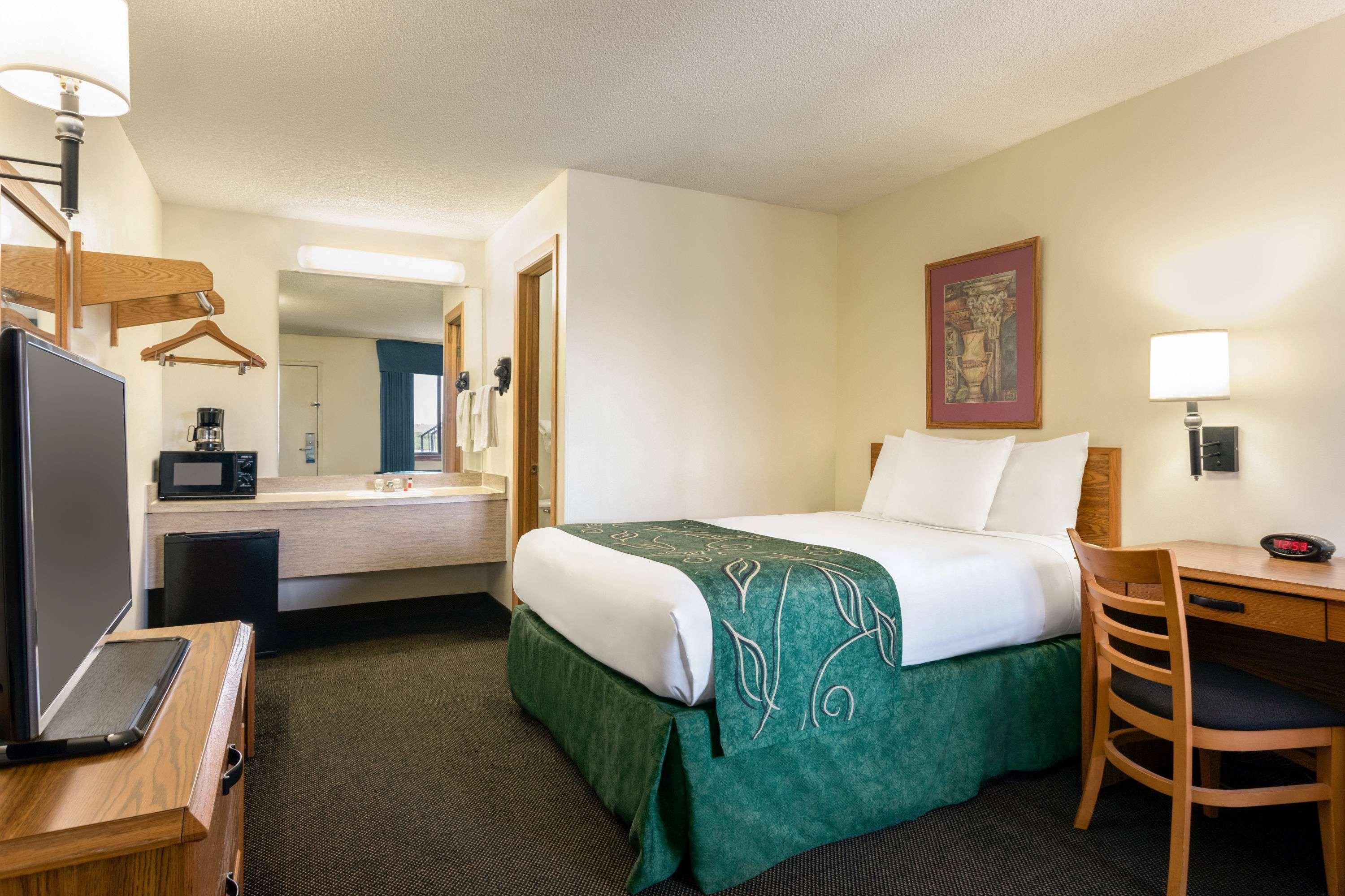 Travelodge By Wyndham Wellington Bagian luar foto