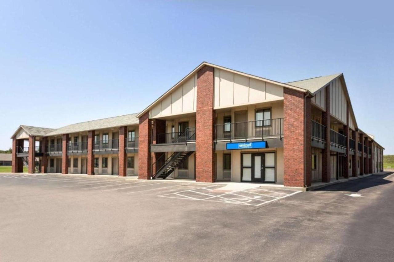Travelodge By Wyndham Wellington Bagian luar foto